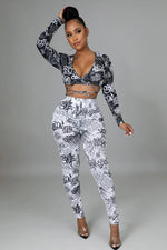 Load image into Gallery viewer, Graffiti Legging Set Dazzled By B
